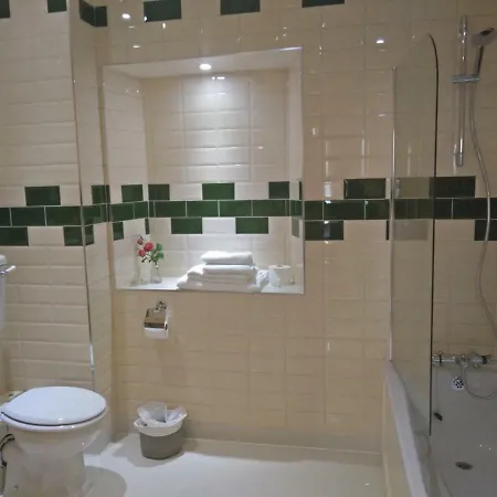 The Old Medical Hall كاستيلتاونبير